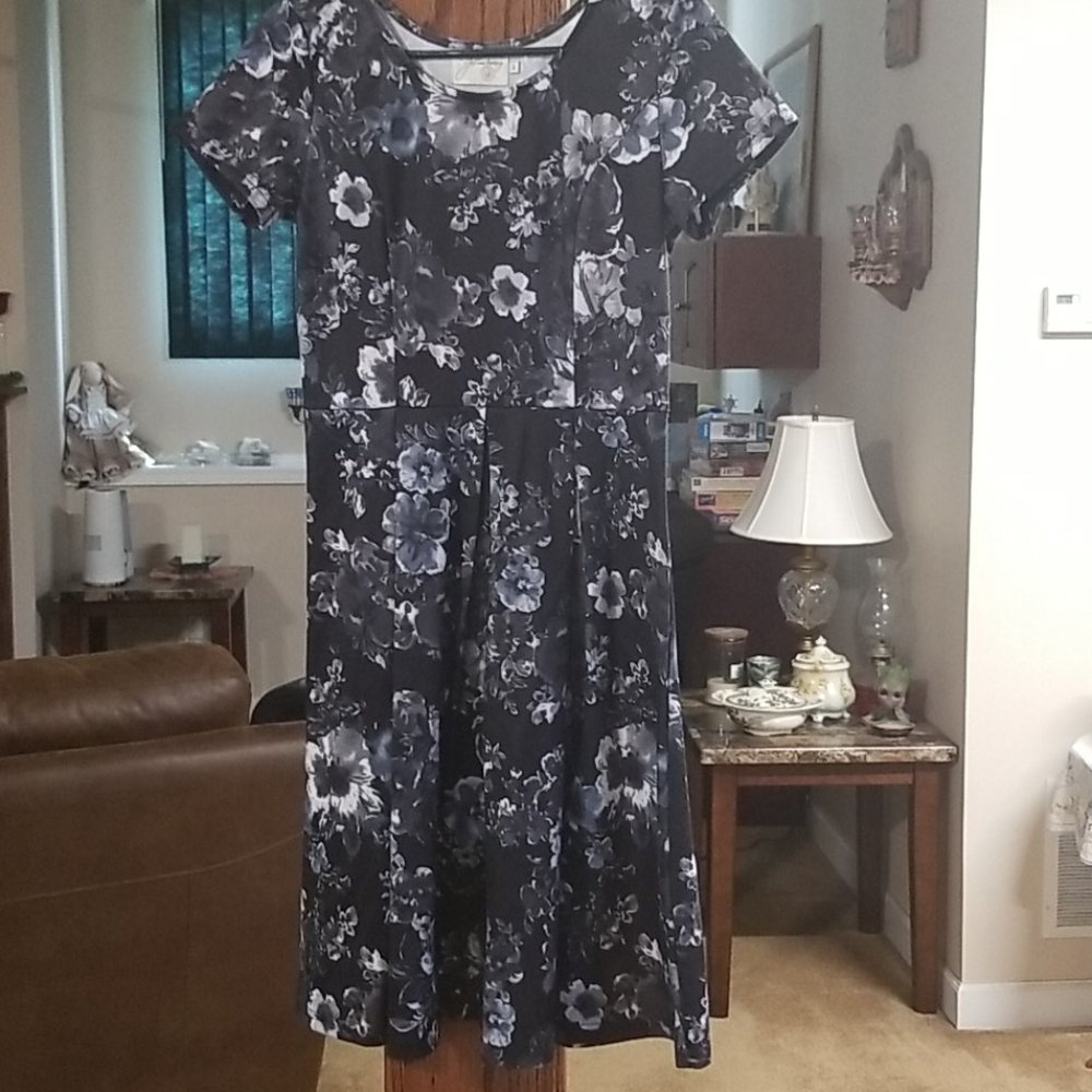 Yellowberry short sleeve flowered midi dress